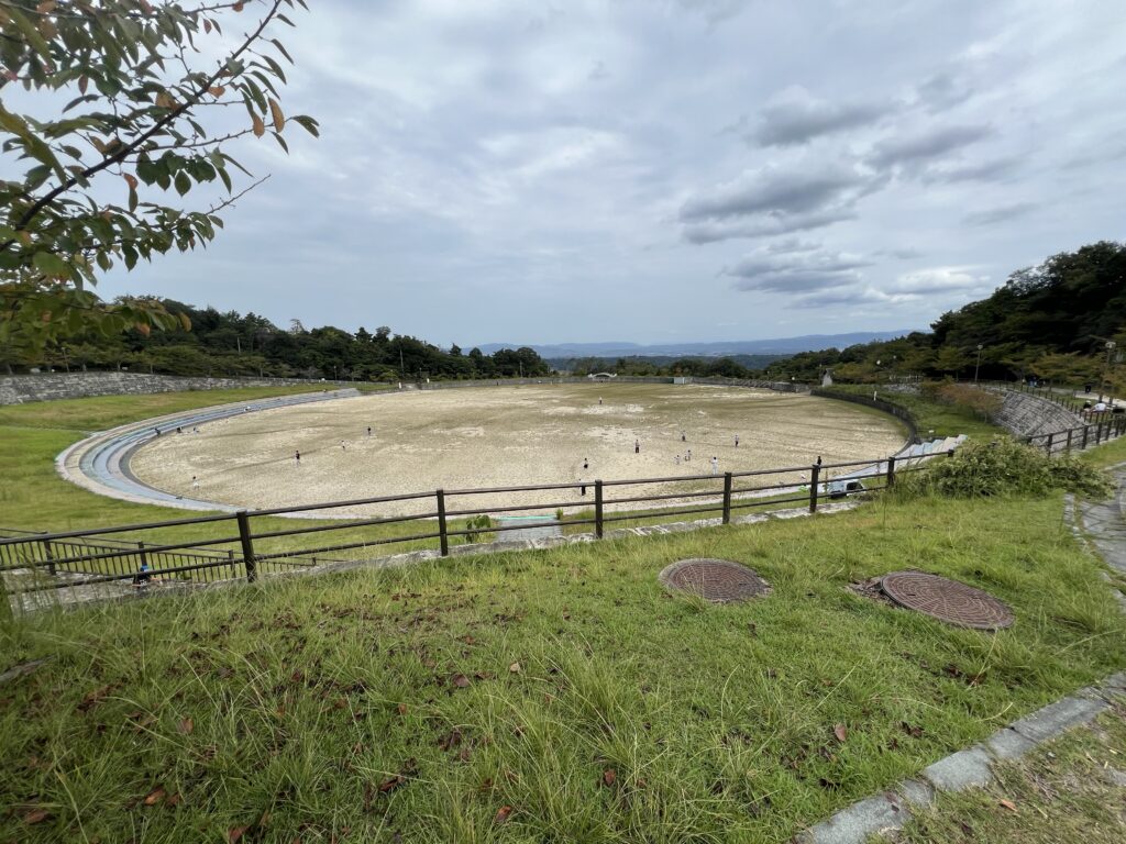 グラウンド